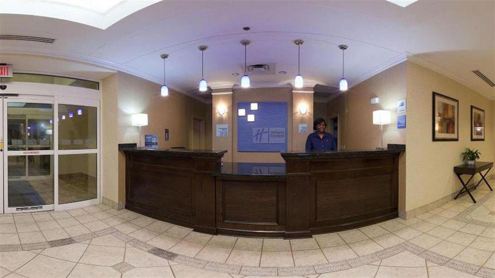 Holiday Inn Express Hotel & Suites Dublin By Ihg Exteriör bild
