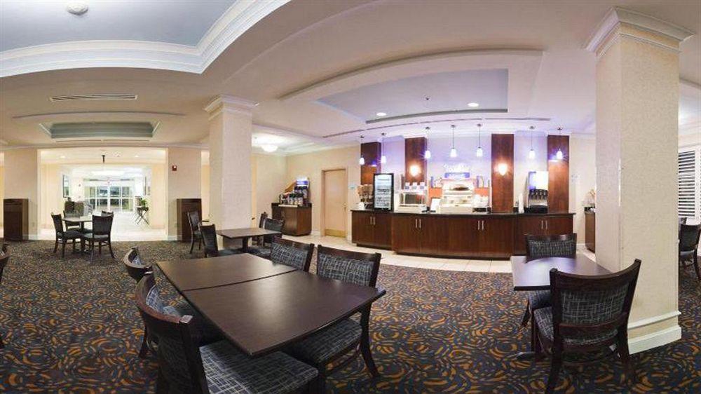 Holiday Inn Express Hotel & Suites Dublin By Ihg Exteriör bild