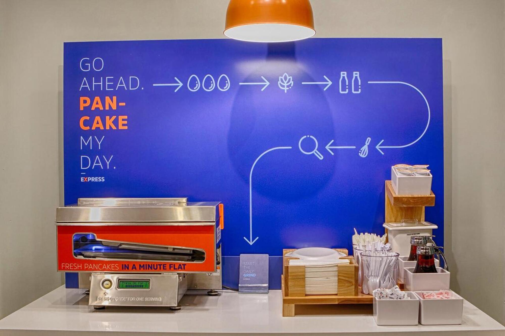 Holiday Inn Express Hotel & Suites Dublin By Ihg Exteriör bild
