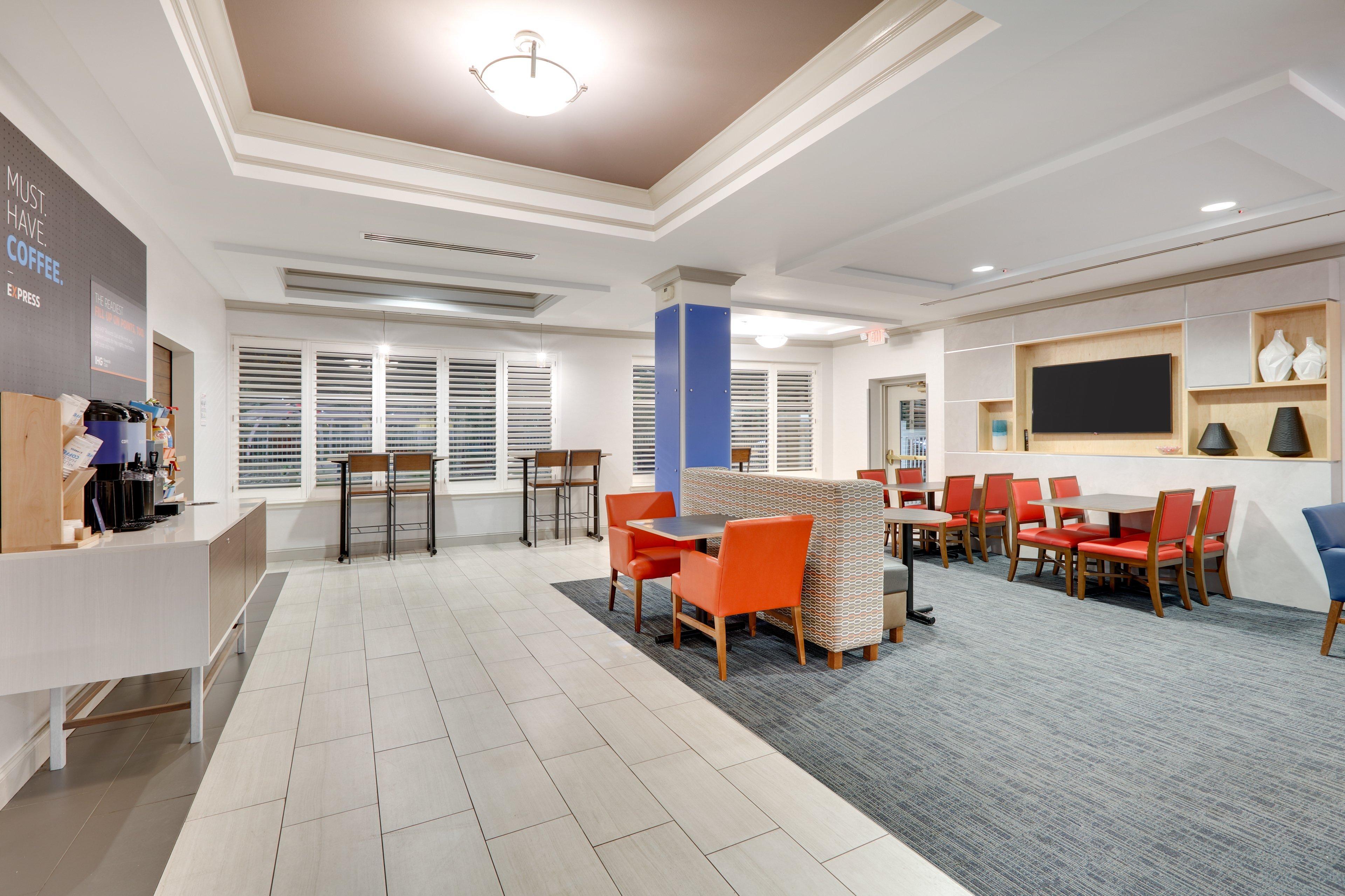 Holiday Inn Express Hotel & Suites Dublin By Ihg Exteriör bild
