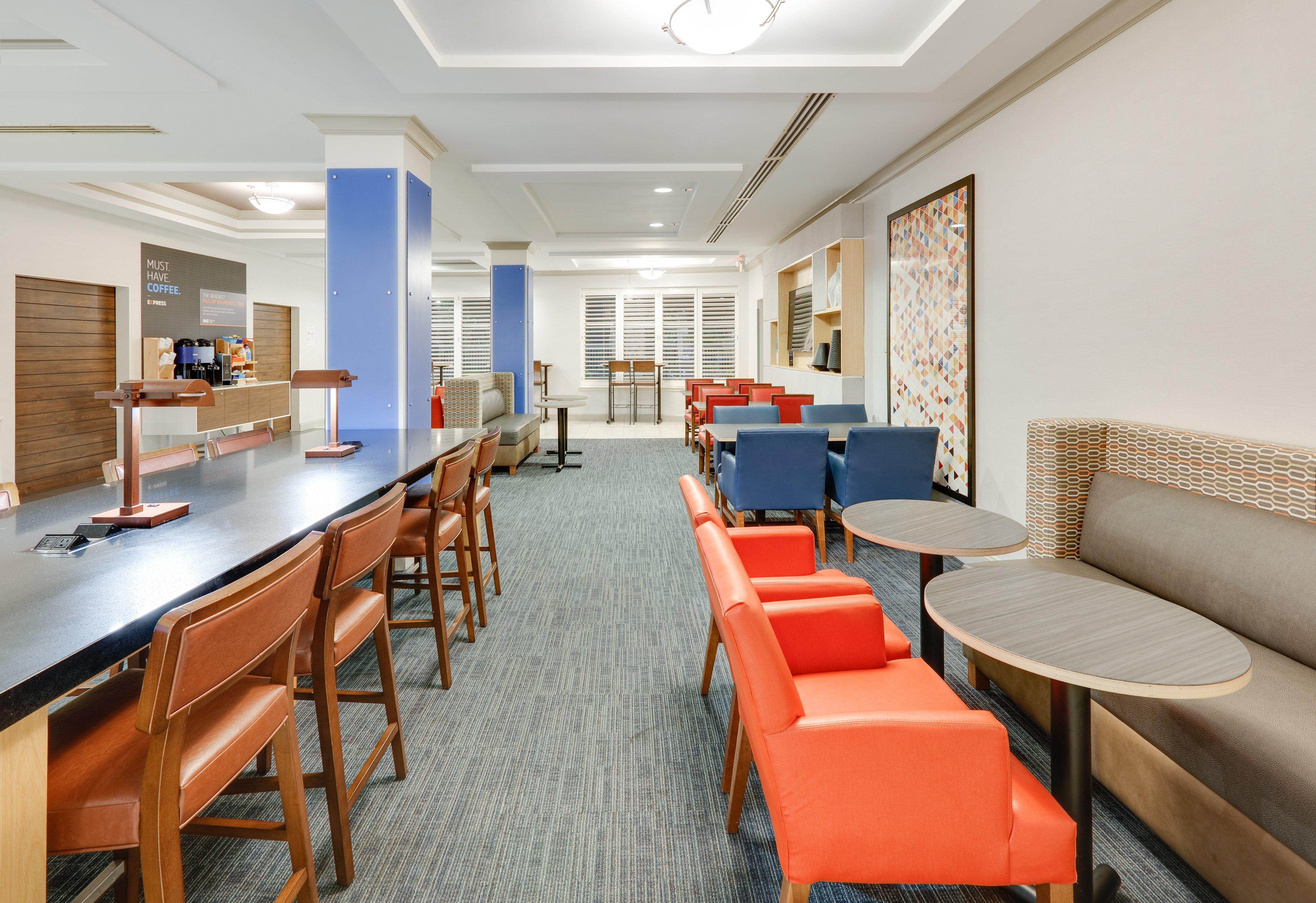 Holiday Inn Express Hotel & Suites Dublin By Ihg Exteriör bild