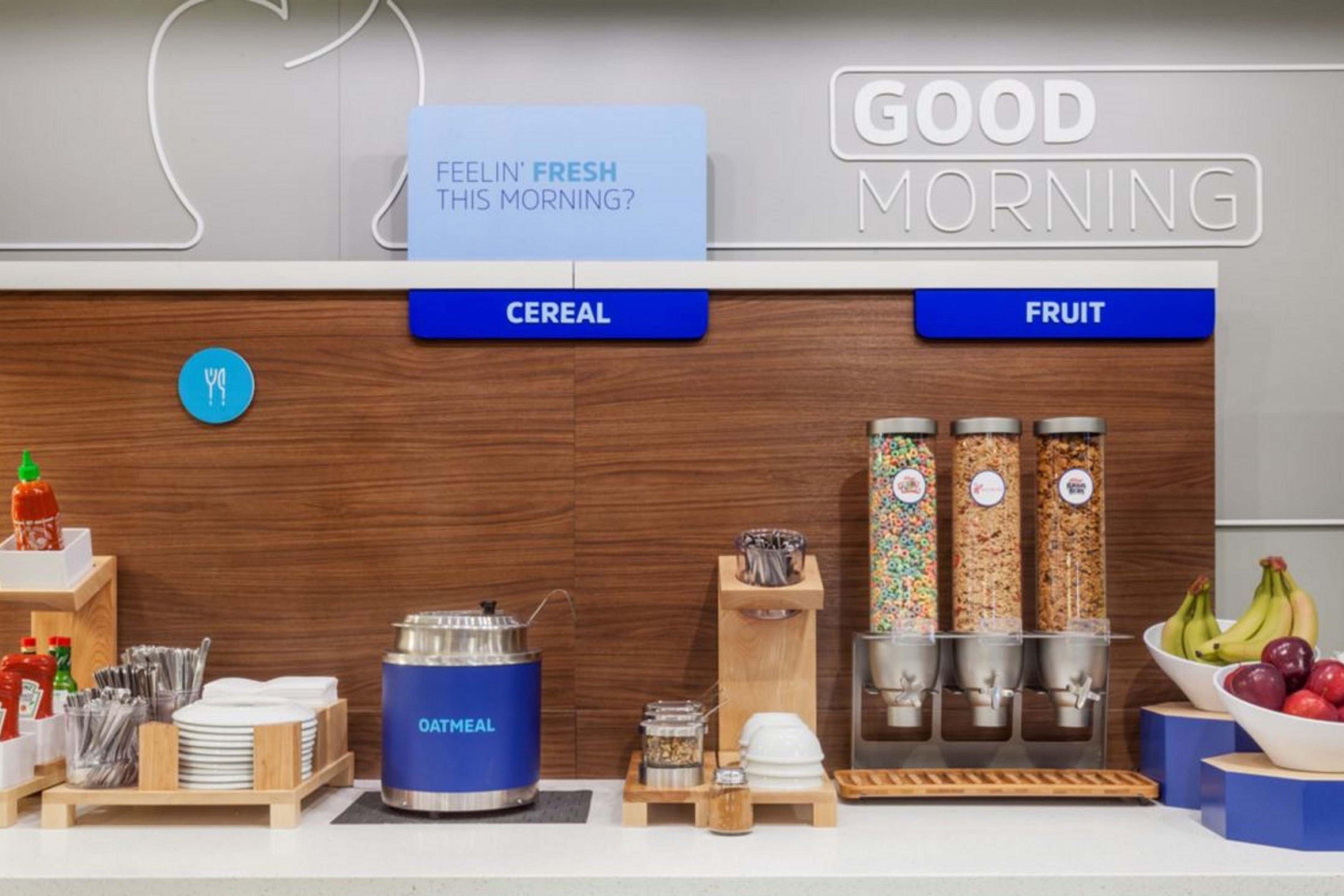 Holiday Inn Express Hotel & Suites Dublin By Ihg Exteriör bild