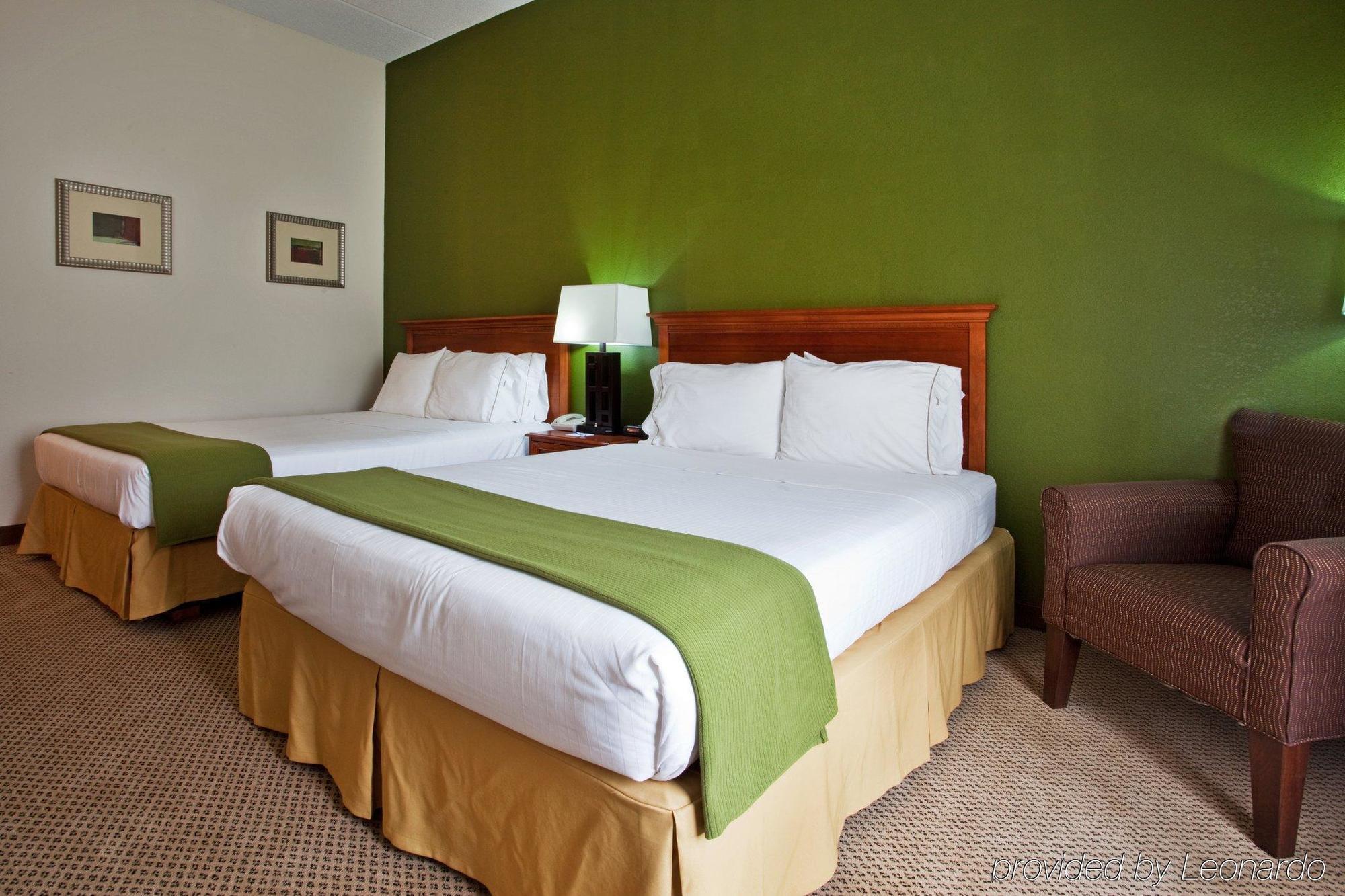 Holiday Inn Express Hotel & Suites Dublin By Ihg Rum bild