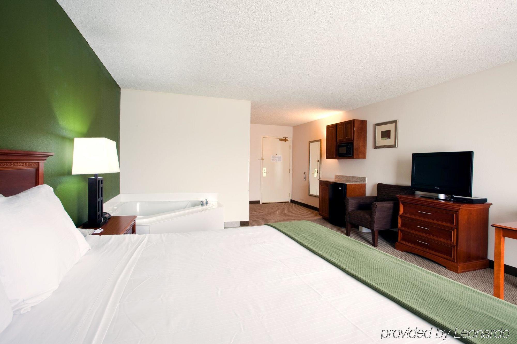 Holiday Inn Express Hotel & Suites Dublin By Ihg Rum bild