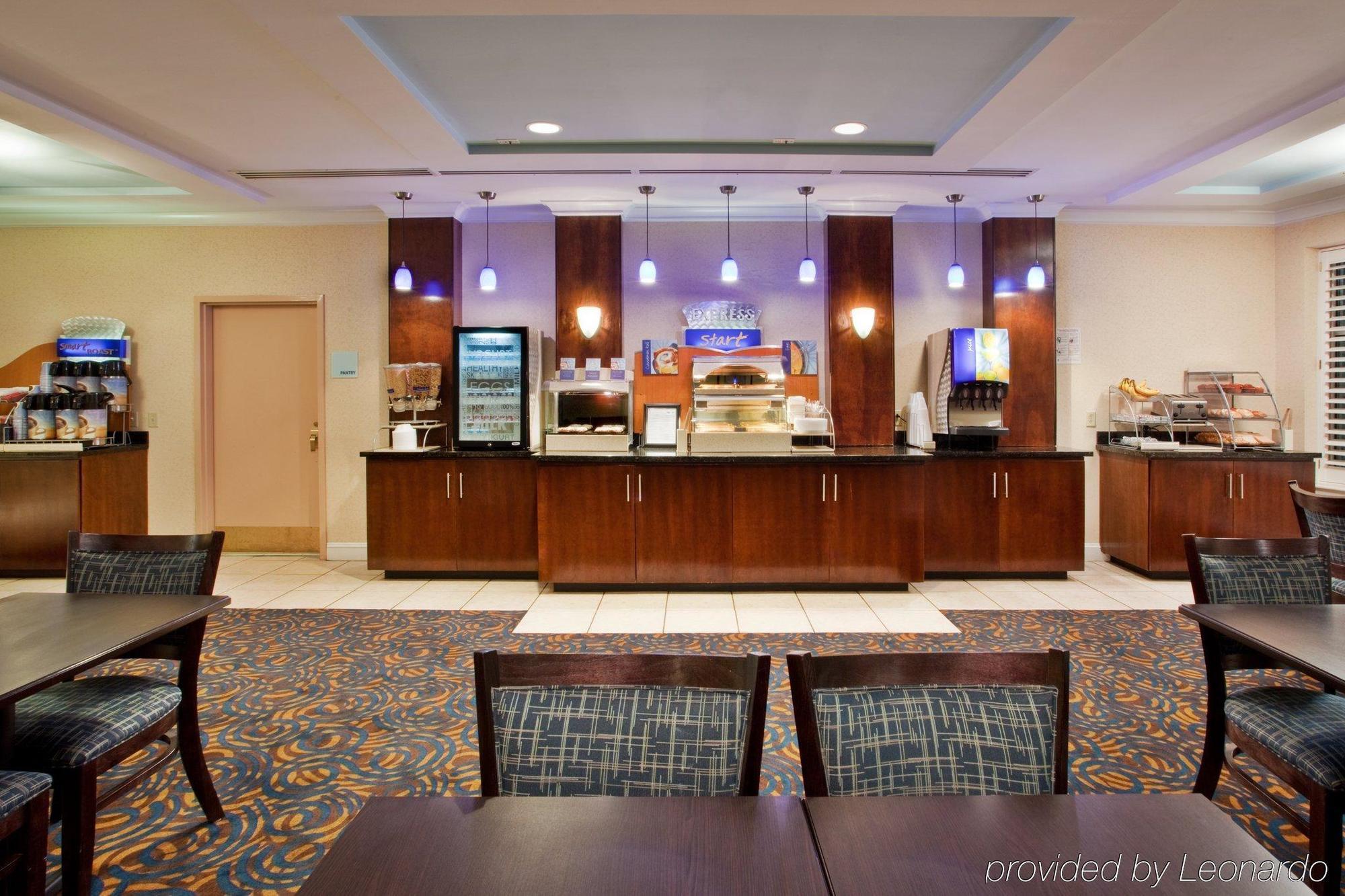 Holiday Inn Express Hotel & Suites Dublin By Ihg Exteriör bild