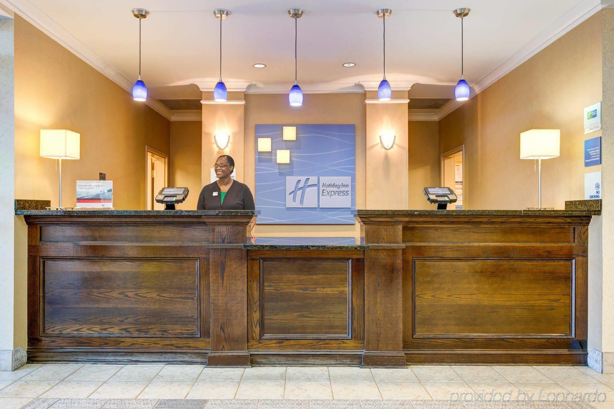 Holiday Inn Express Hotel & Suites Dublin By Ihg Exteriör bild