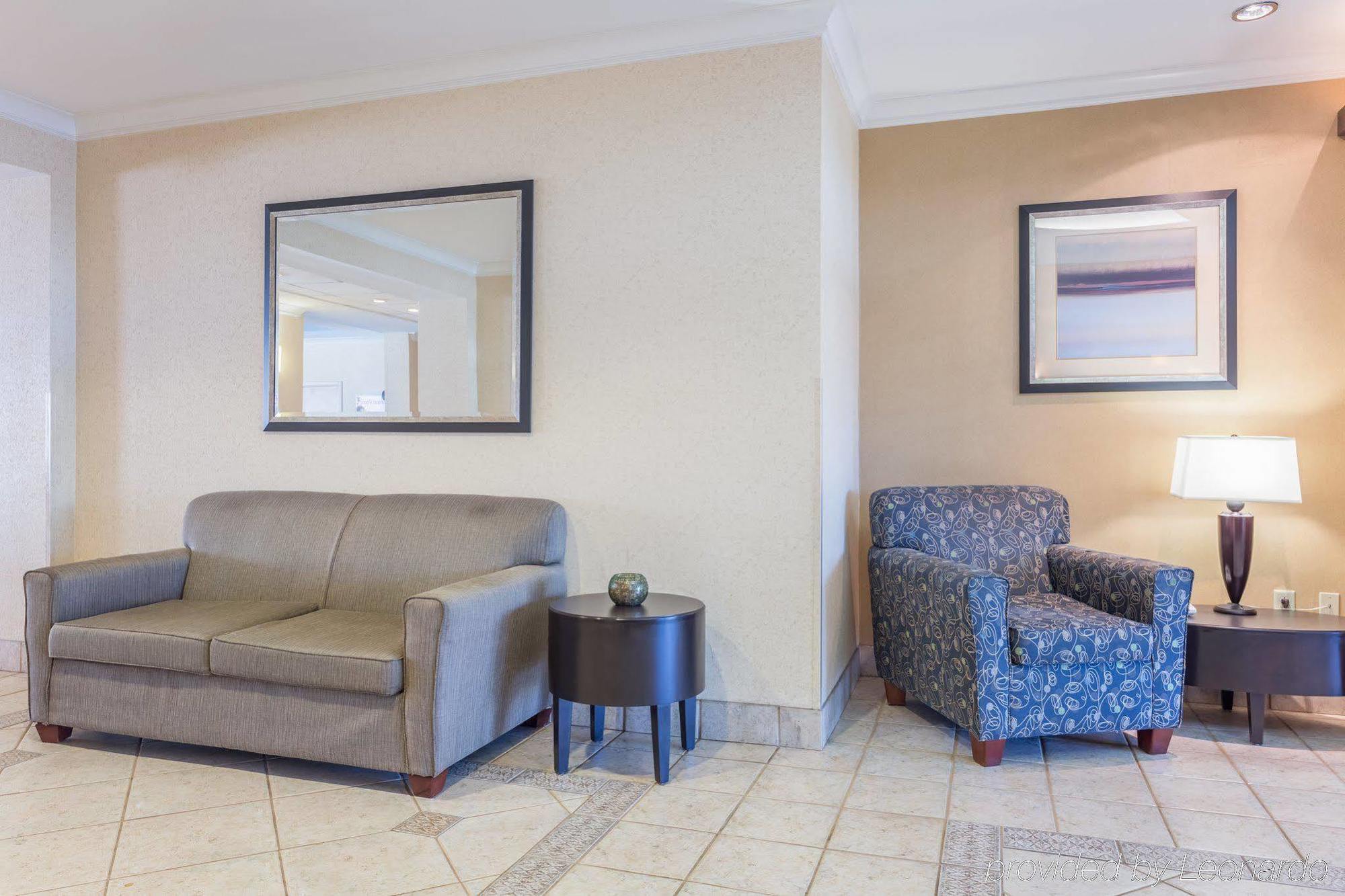 Holiday Inn Express Hotel & Suites Dublin By Ihg Exteriör bild