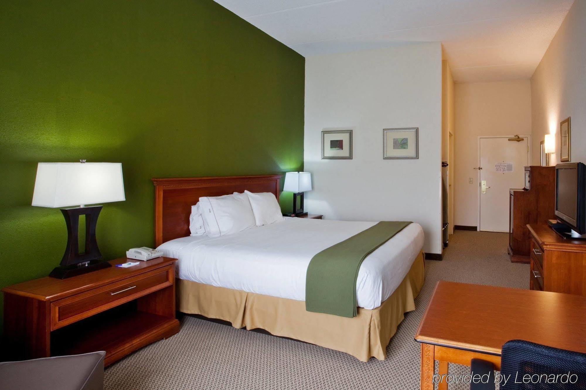 Holiday Inn Express Hotel & Suites Dublin By Ihg Exteriör bild
