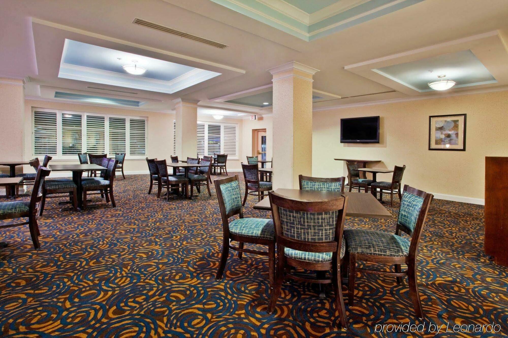 Holiday Inn Express Hotel & Suites Dublin By Ihg Exteriör bild